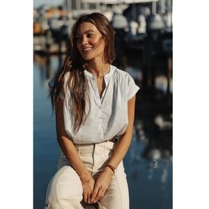 The Normal Brand Light Blue Featherweight Short Sleeve Blouse Women Size‎ Small